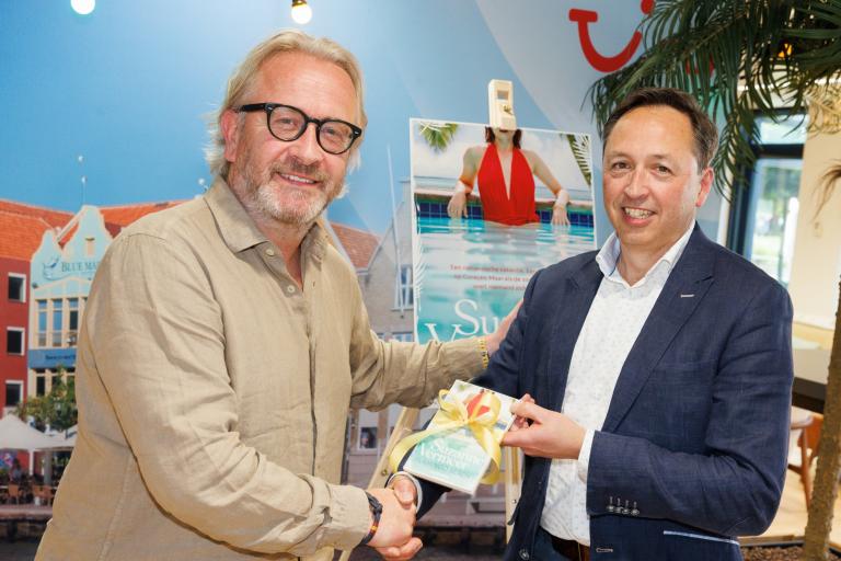 Teaser image for De CPNB en TUI geven startschot voor campagne 'Zomerlezen'