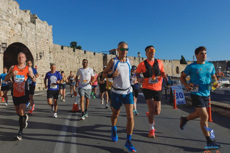 Teaser image for TUI Musement lanceert vakantiepakketten voor de TUI Rhodos Marathon 2025
