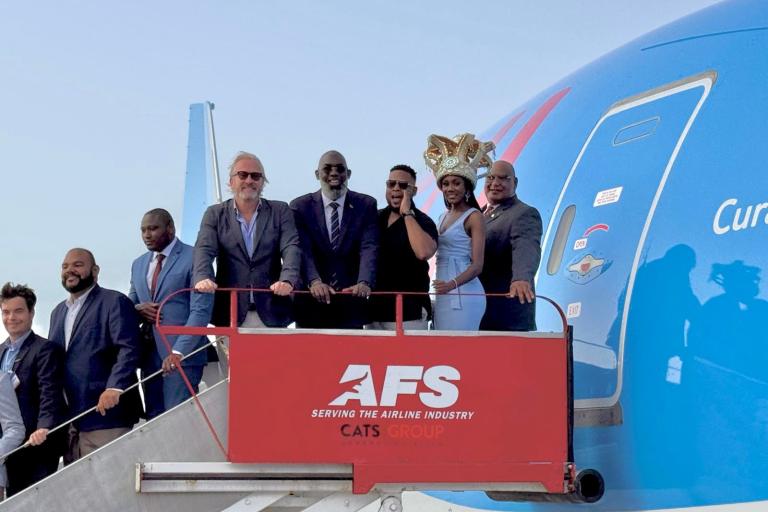 Teaser image for TUI fly viert 20 jaar Amsterdam - Curaçao met speciale vliegtuigdoop
